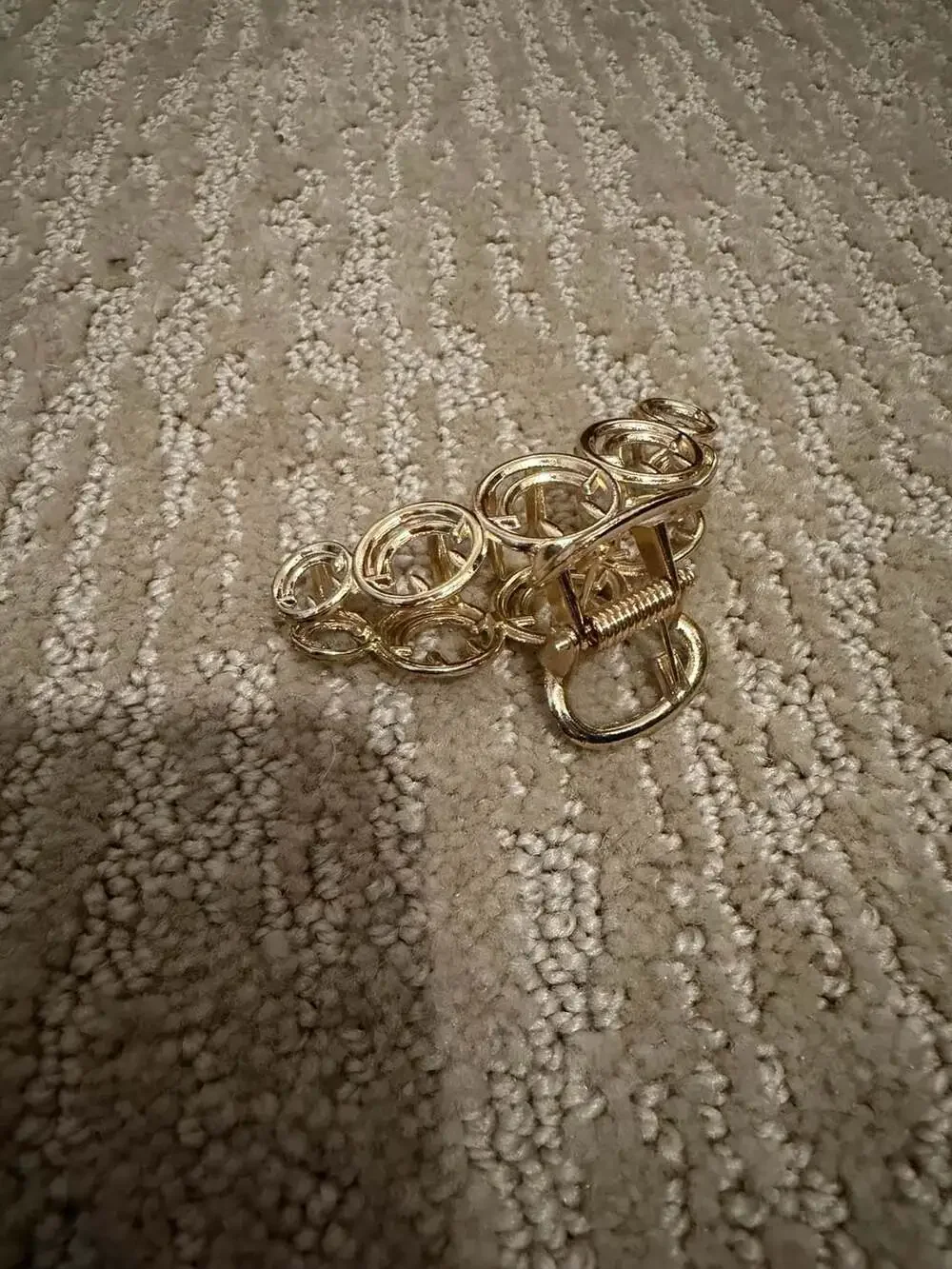 Set of 4 Assorted Smiley Face and Flower Hair Claw Clips